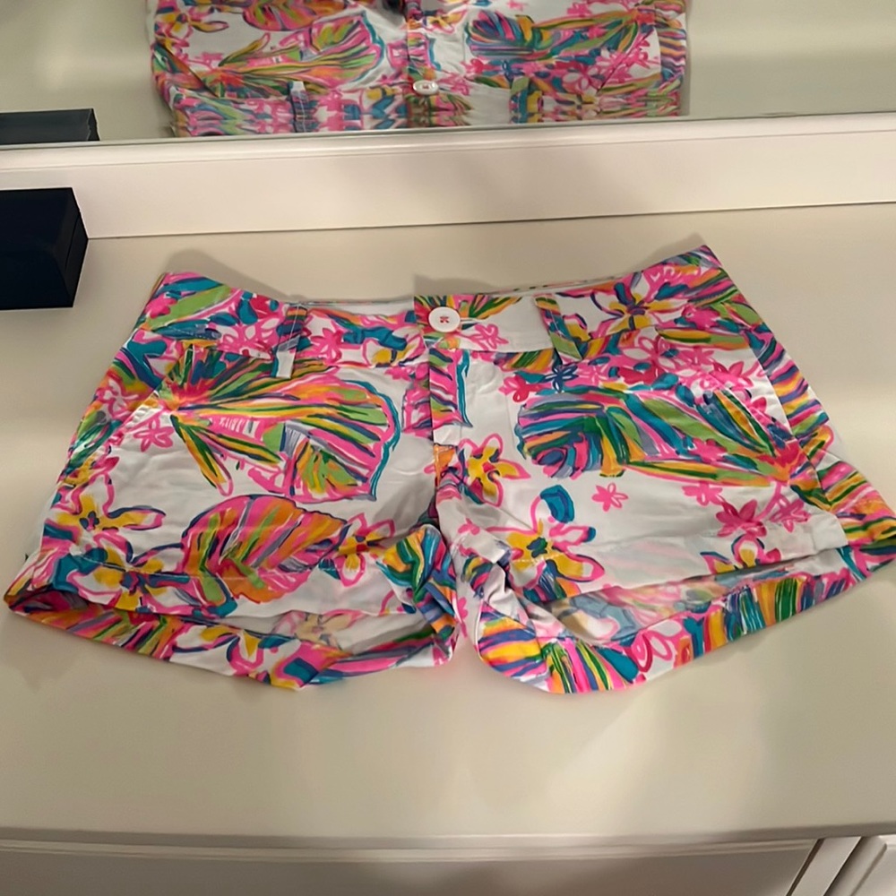 Lilly Pulitzer Walsh short